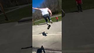 Playing with melons today #skateboarding #skateboardvibes #skateboard #youtuber #skate #skatebord