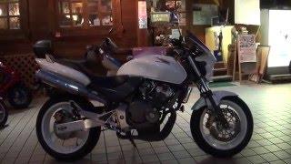 ホワイトエンジェル　華麗な女性ライダー　HONDA　Hornet 250　ホンダ・ホーネット250　MC31　Kawasaki BALIUS 250　ZR250　カワサキ・バリオス