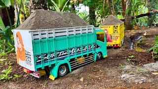 RC Truck Canter VS Giga Konvoi Bawa Material Pasir Berbatu Hampir Oleng - Sopir Miniatur truk