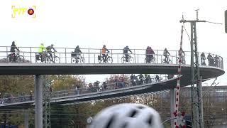 Radbrücke West mit viel Rauch eröffnet