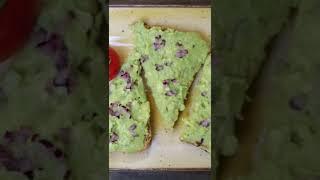 BRUSCHETE CU AVOCADO - Restaurant Terasa Mantuleasa 40