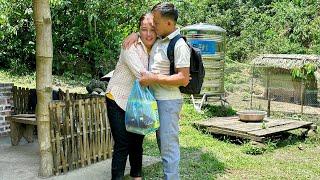 Gardening - Xuan visits his wife after two months of work