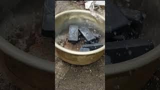 1000도 넘는 구리쇳물을 부은후 바로 물을 부으면??ㅣCooling the copper bars