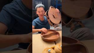 Master Qiu Zhumu Through videos, we show how craftsmen convey the wisdom of life through theirskills