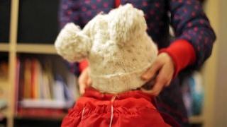 Blackbox Kita: Was passiert mit den Kindern? | Panorama | NDR