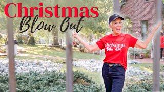 Christmas Blowout Sale: Shoppers Scored Big on 25+ Years of Holiday Decor!