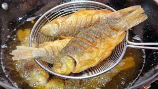 The homemade method of fried small fish is simple and delicious #trick , golden and crispy delicious