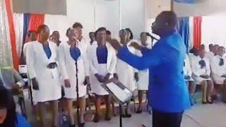 La première Chorale de l'Église Évangélique Baptiste HOSANNA | Alléluia