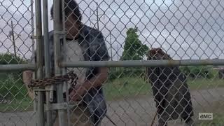 The Walking Dead 8x04 : Jerry cuts Savior in half & saves Ezequiel