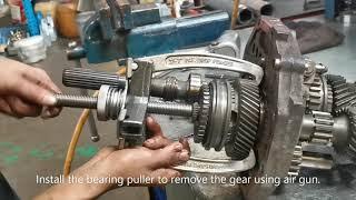 How to open Gear box 2TR/KDH200 Toyota hiace part 1