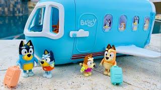 Vacation ‼️Bluey toys - Bluey 3 in 1 Transforming Plane/Resort Playset