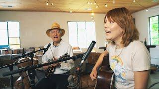 Molly Tuttle - Grass Valley (Live) feat. Jack Tuttle