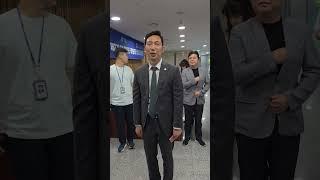 토론회장 들어가는 #이정헌 의원 #광진갑 #앵커출신 #굵은목소리 #진짜대한민국 #지금은이재명