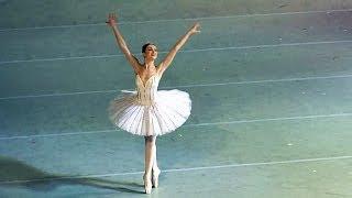 Yulia Stepanova as Gamzatti (debut)