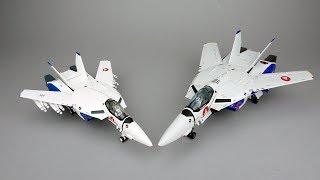 Bandai DX vs Yamato 1/60 Version 2 (Arcadia) VF-1 Showdown