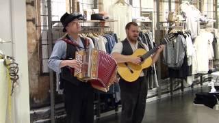 Drumherum 2014 - Tom und Basti im Kaufhaus Bauer in Regen