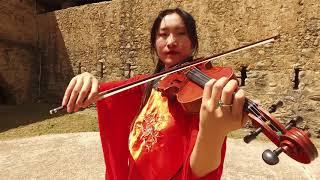 Lisa Yang dans les Remparts de Villefranche de Conflent