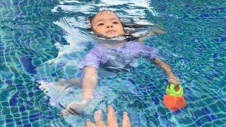 After sickness, Dad don’t want Selena swim too much … baby swimming 24-08-2023-2.