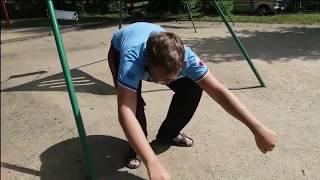 Наебнуться на качели