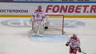 Vladimir Sokhatsky in action during the Spartak@Avtomobilist hockey game 14.11.18