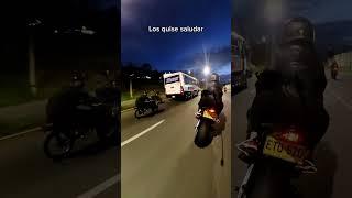 Pensé también en colgarme del bus  #motos #motosdeportivas #motocicletas #moteroscolombia