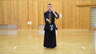 Kendo Basics : Fighting Stance, or Kamae and Sonkyo - The Kendo Show