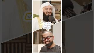 Which Smartphone does Mufti Menk use? 