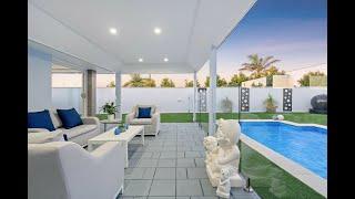 22 Paignton Close, Moana - LIVE A LIFE OF LUXURY!