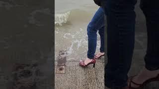 Roxanne gets her heels wet #walking #highheels