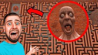 NE LAISSER JAMAIS CET HOMME VOUS ATTRAPER Dans Un LABYRINTHE !!