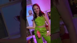 УЧИМ ТРЕНДОВЫЙ ТАНЕЦ С БЭТСИ #тренд #тренды #танец #танцы #бетси #betsy
