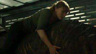 Jurassic World: Fallen Kingdom (2018)-Claire riding T-rex