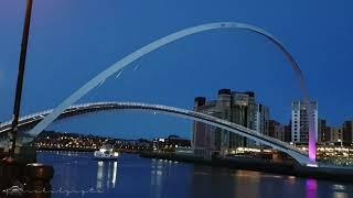 Gateshead Millenium Bridge Tilt