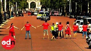 Climate Protesters Block Boris Johnson’s Motorcade on Way to Buckingham Palace