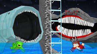 JJ and Mikey: EL GRAN MAJA vs BLOOP Sea Monster Battle in Minecraft - Maizen