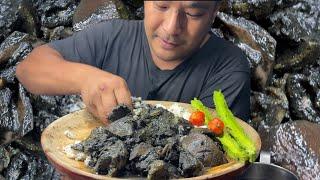 Naga Cuisine || black sesame seeds and local pork || black curry || Naga eating show.