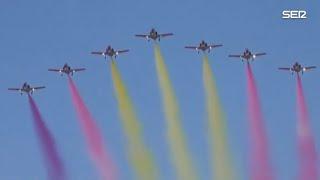 La 'Patrulla Águila' lo vuelve a hacer: colores republicanos surcan el cielo en el desfile del 12-O