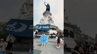 Mostro's Mascot is taking over Place de la Rèpublique