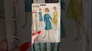 5 vintage sewing patterns I need to sew in 2023! #vintagesewing #sewing #sewingpatterns