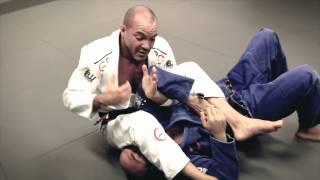 Mike Powers jiu jitsu teaching Kimura Grip + Arm Bar + Bow & Arrow Choke