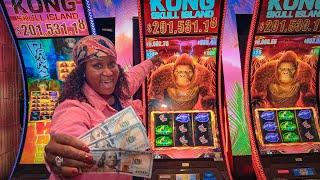 My Wife Won Huge on This KONG SKULL ISLAND SLOT IN VEGAS!!!