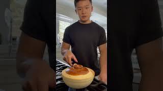 Making rice in a clay pot tastes better