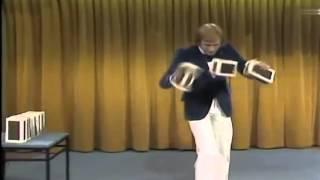 Kris Kremo, cigar box juggling / Jongleur / жонглер, 1975