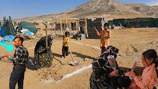 Starting a new hut for sheep: a mother who resists hardships