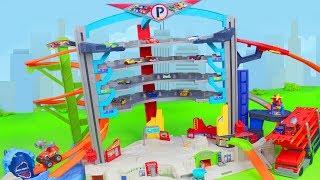 Hot Wheels: Ultimate Garage mit Spielzeugautos von Lightning McQueen & Blaze für Kinder