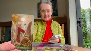 Только послушай! что судьба прислала тебе до конца месяца?    #колена таро новые расклады онлайн