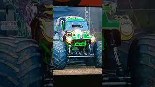 bigfoot vs grave digger