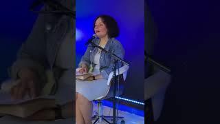 "No te metas en discusiones necias y sin sentido, que solo inician pleitos" AMÉN. ️