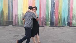 Lola y Srini dance to Amarras
