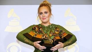 Adele в слезах отказалась от премии Grammy в пользу Beyonce